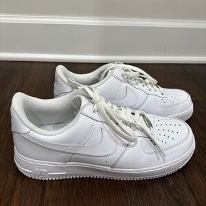 Like New Nike Air Force 1 '07 Low Triple White Sneakers 9.5
